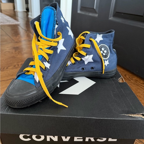 Coraline Converse Navy Star High-Tops with Yellow Laces - Picture 2 of 7